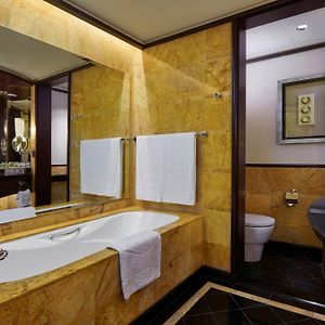 Deluxe King Room City View